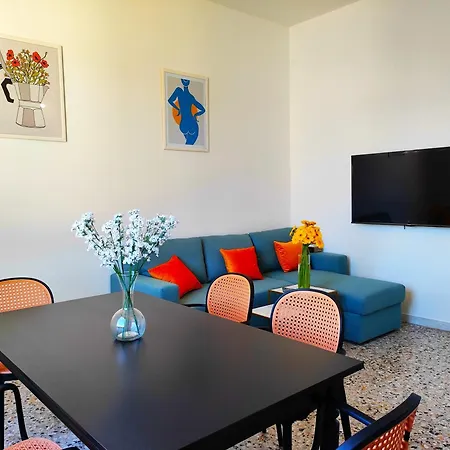 Casa Donna Monika ليتشي